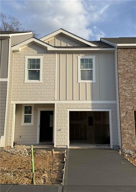 Townhouse For Sale - 2076 Emerson Drive<br/> Auburn, GA 30011
