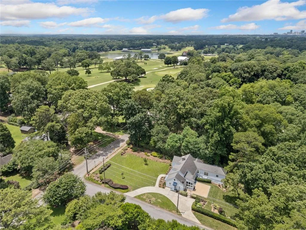 Atlanta, Georgia 30317, United States, 3 Bedrooms Bedrooms, ,3 BathroomsBathrooms,Residential,Active,163361