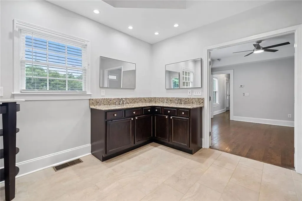 Atlanta, Georgia 30317, United States, 3 Bedrooms Bedrooms, ,3 BathroomsBathrooms,Residential,Active,163361