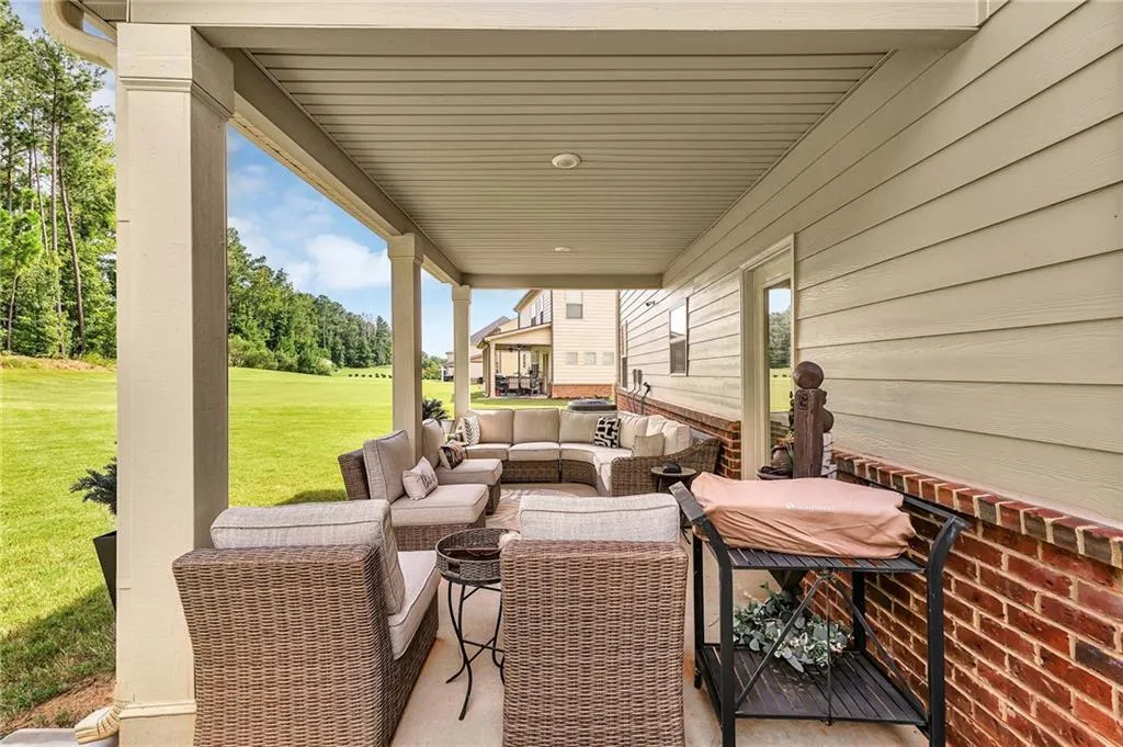 Locust Grove, Georgia 30248, United States, 5 Bedrooms Bedrooms, ,5 BathroomsBathrooms,Residential,Active,206554