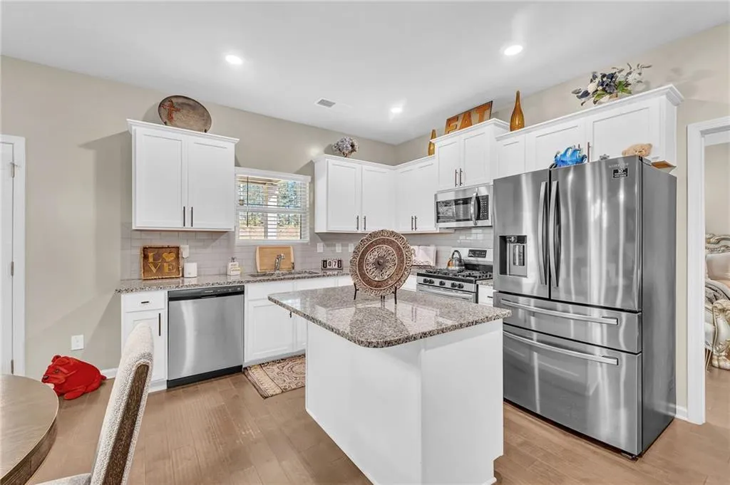 Locust Grove, Georgia 30248, United States, 5 Bedrooms Bedrooms, ,5 BathroomsBathrooms,Residential,Active,206554