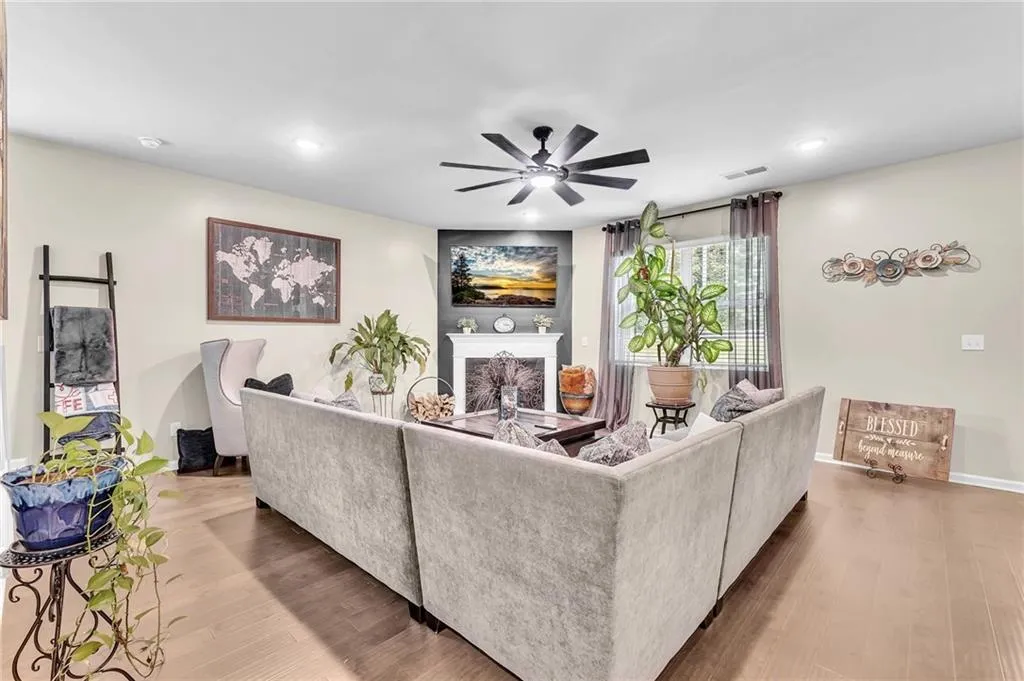 Locust Grove, Georgia 30248, United States, 5 Bedrooms Bedrooms, ,5 BathroomsBathrooms,Residential,Active,206554