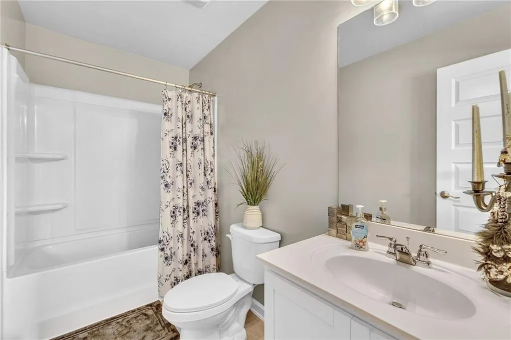 Locust Grove, Georgia 30248, United States, 5 Bedrooms Bedrooms, ,5 BathroomsBathrooms,Residential,Active,206554