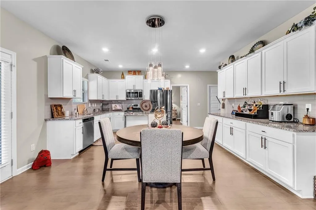 Locust Grove, Georgia 30248, United States, 5 Bedrooms Bedrooms, ,5 BathroomsBathrooms,Residential,Active,206554