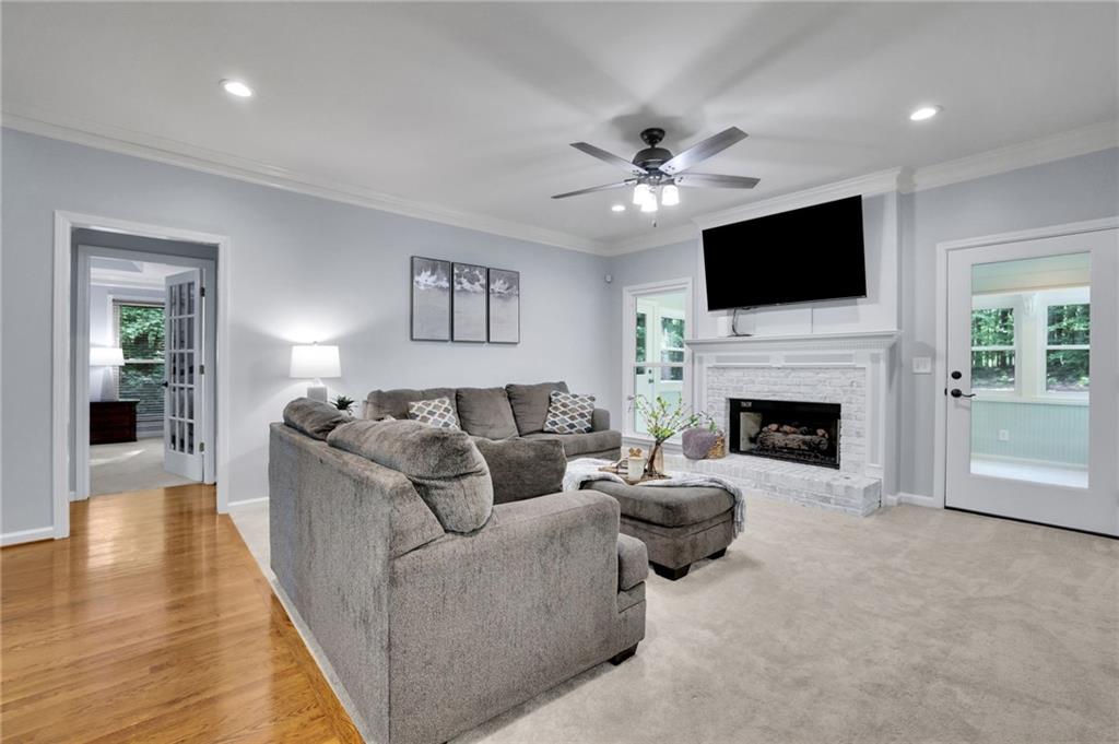 4690 Oakhurst Lane