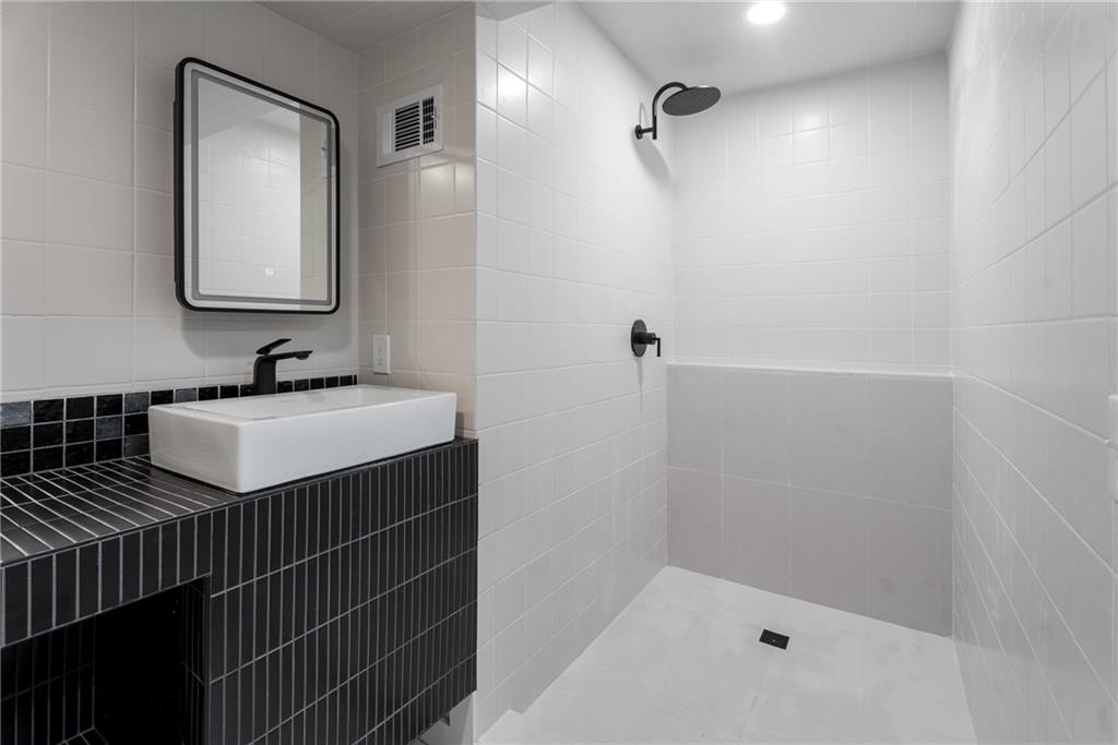 5020 Vallo Vista Court, Atlanta, Georgia image 17