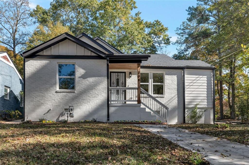 208 WATSON Circle SE