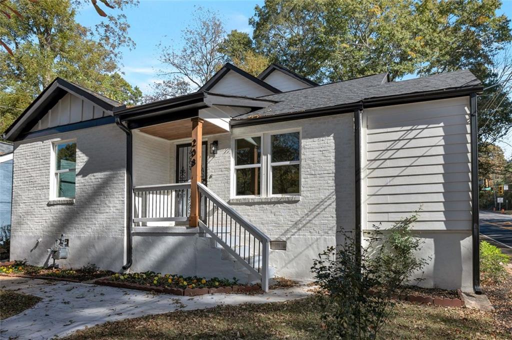 208 WATSON Circle SE