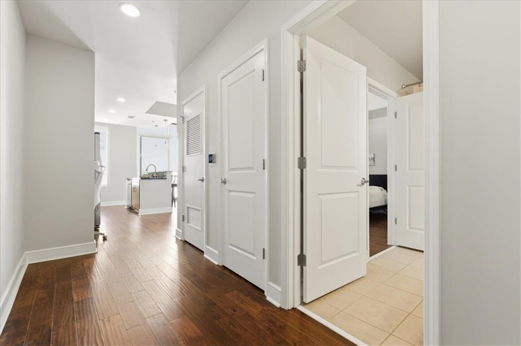 44 Peachtree Place NE 1527