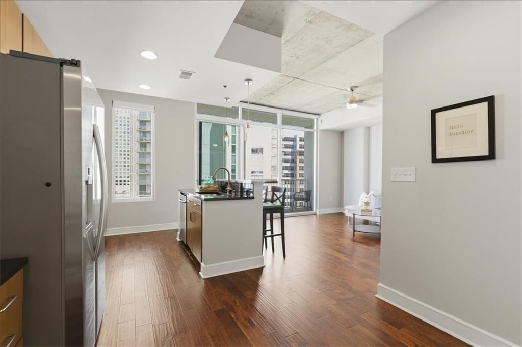 44 Peachtree Place NE 1527