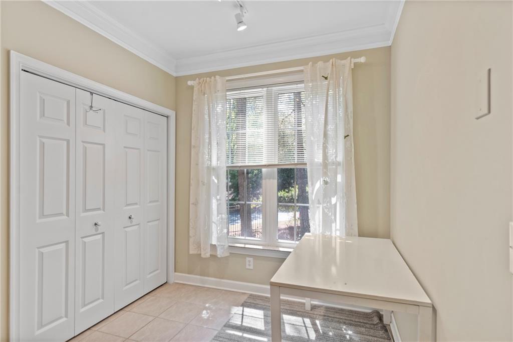 221 Ashford Circle, Atlanta, Georgia image 16
