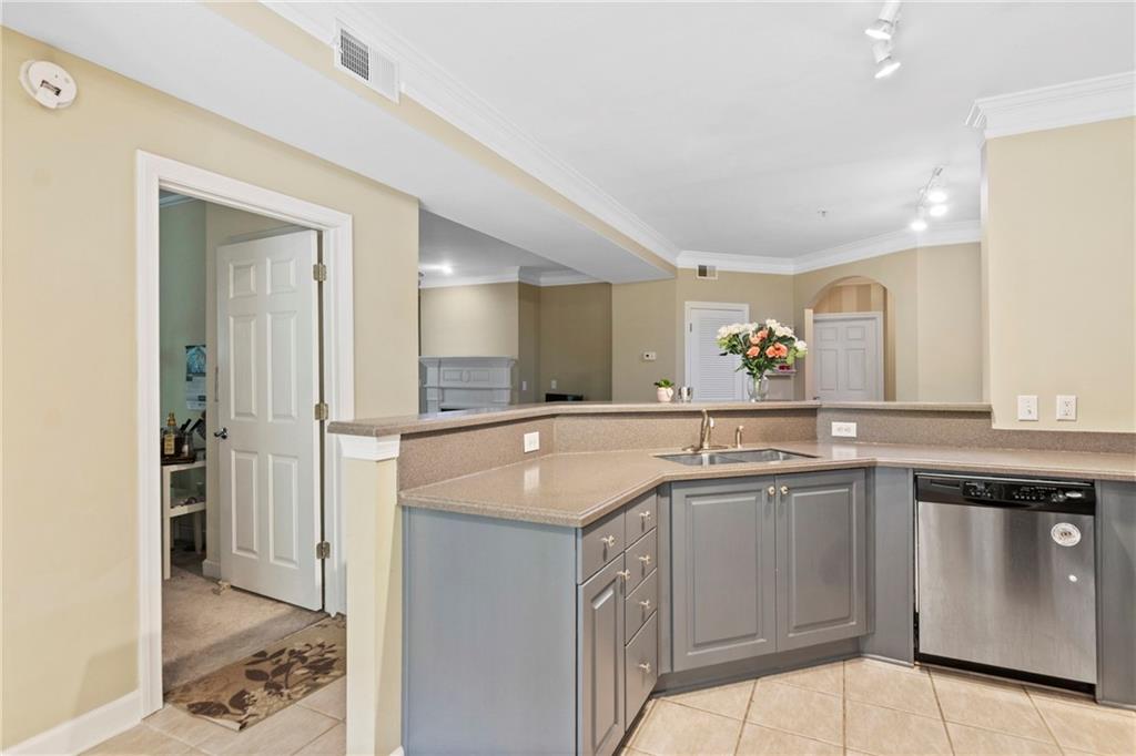 221 Ashford Circle, Atlanta, Georgia image 13