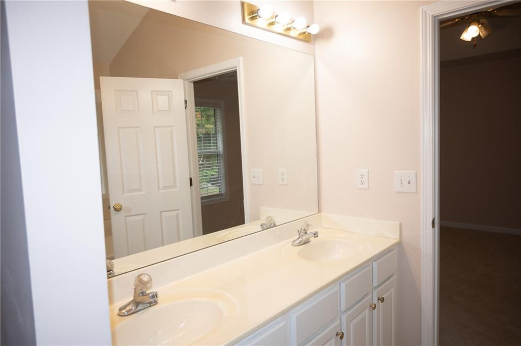 1120 Lake Lucerne Road, Lilburn, Georgia image 37