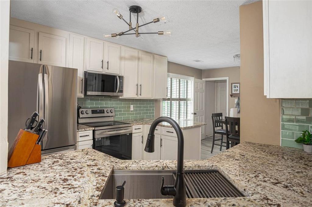 3335 Ivy Lake Drive, Buford, Georgia image 10
