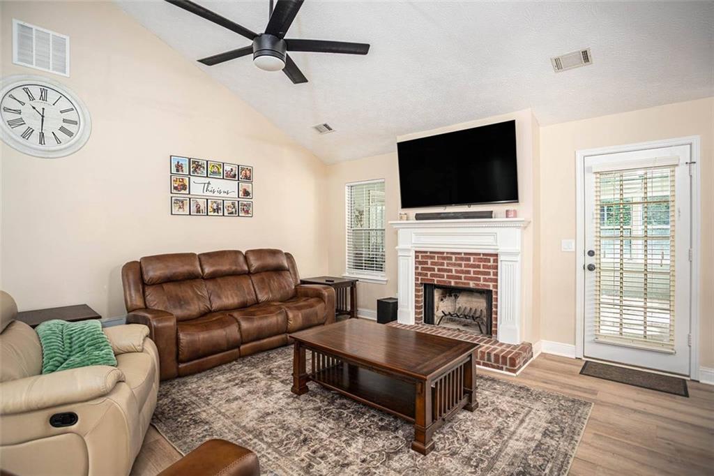 3335 Ivy Lake Drive, Buford, Georgia image 7