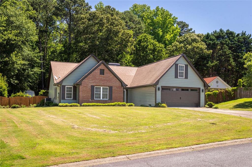 3335 Ivy Lake Drive, Buford, Georgia image 3