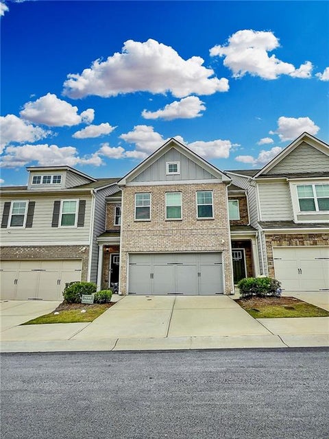 Homes For Sale - 7622 Avalon Boulevard<br/> Fairburn, GA 30213