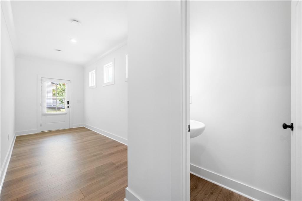 608 Avondale Park Circle