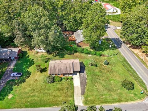 A home in Dawsonville