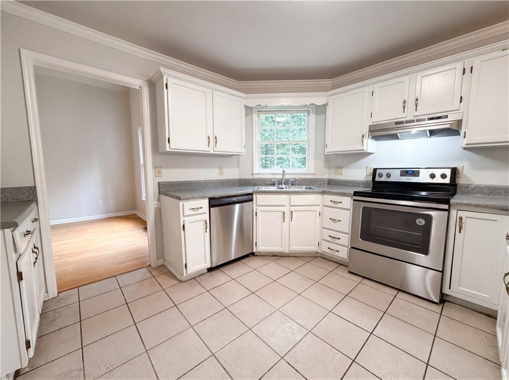 3162 Oak Leaf Court SW