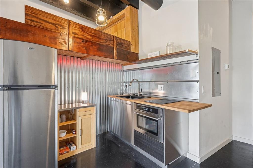 878 NE PEACHTREE Street NE 326