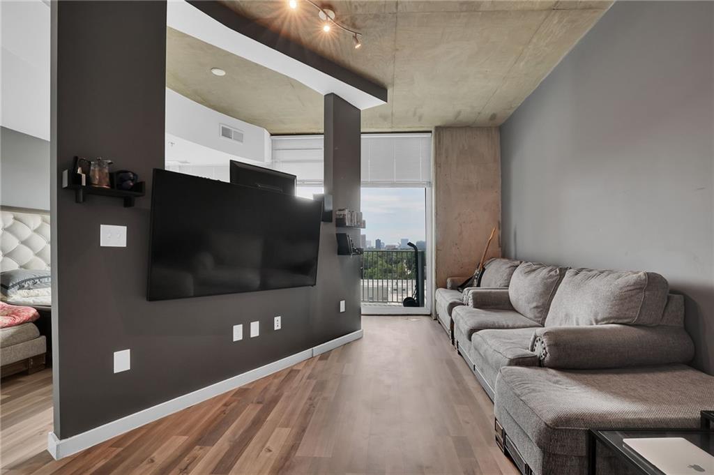 361 17th Street 1121