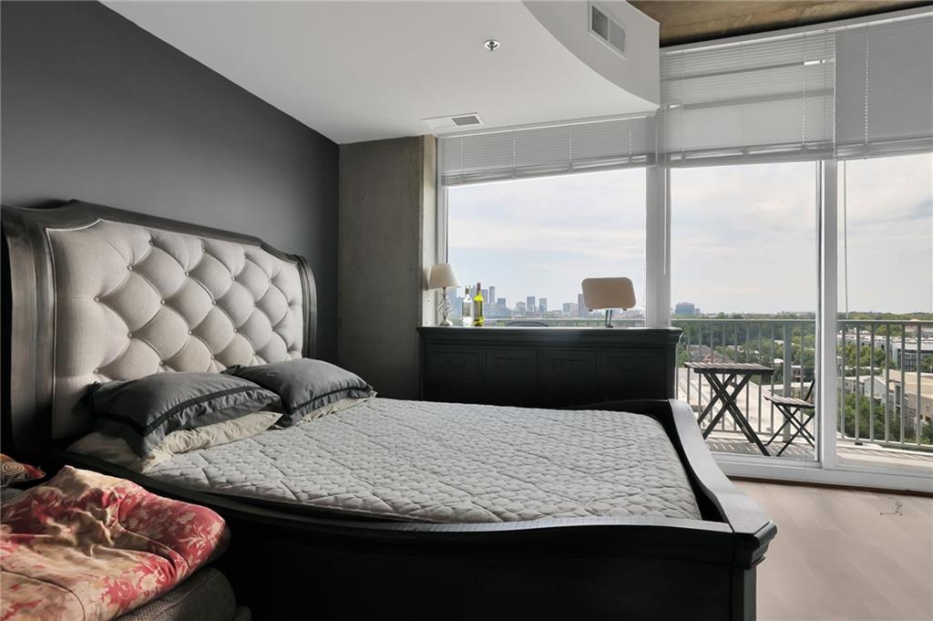 361 17th Street 1121