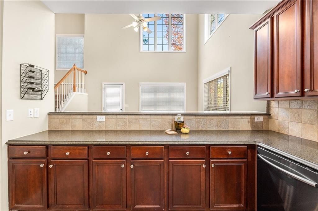 Townhomes at Eastlake Summergrove - Residential