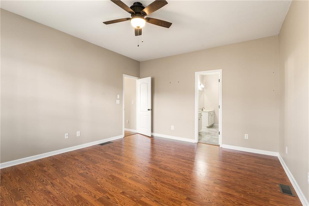 Townhomes at Eastlake Summergrove - Residential