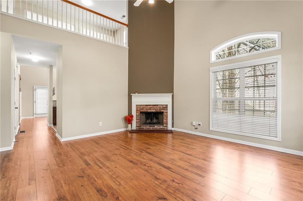 Townhomes at Eastlake Summergrove - Residential