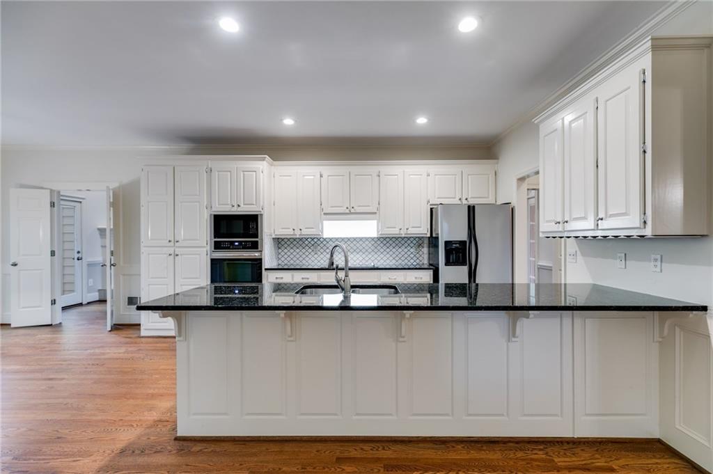 9395 Clublands Drive, Alpharetta, Georgia image 16