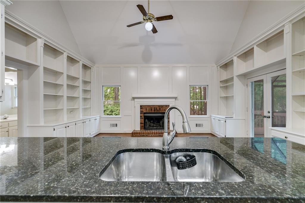 9395 Clublands Drive, Alpharetta, Georgia image 15