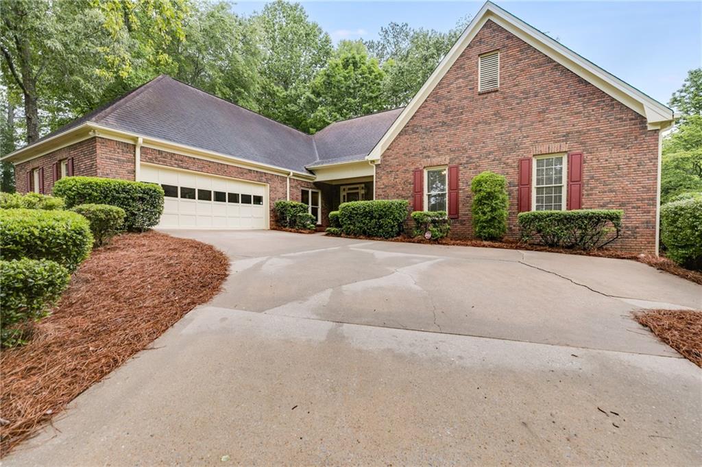 9395 Clublands Drive, Alpharetta, Georgia image 4