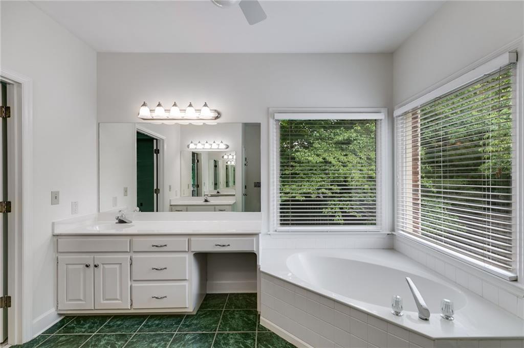 9395 Clublands Drive, Alpharetta, Georgia image 32