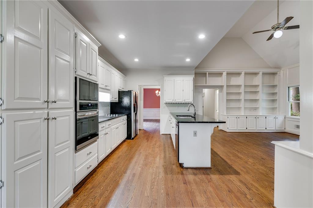 9395 Clublands Drive, Alpharetta, Georgia image 18