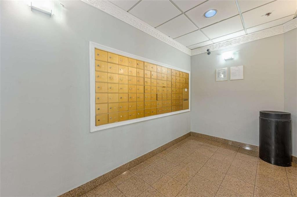 1 Biscayne Drive NW 806
