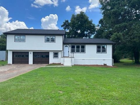 A home in Lilburn