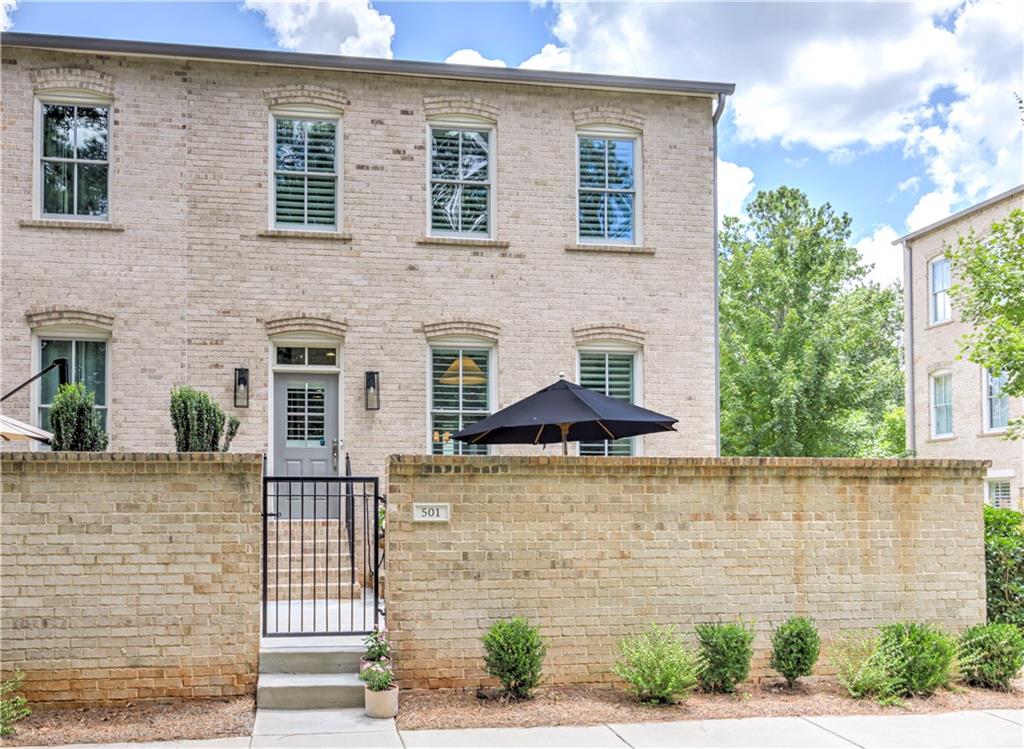 501 Woodhollow Drive