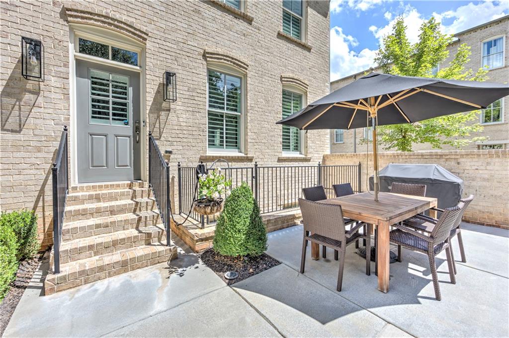 501 Woodhollow Drive