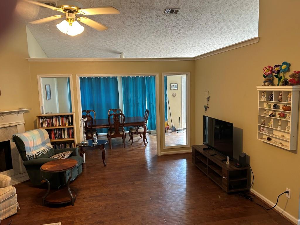 Huntington Park - Residential