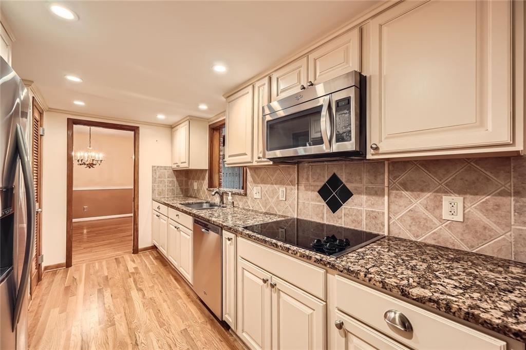 421 Fond Du Lac Drive, Stone Mountain, Georgia image 4