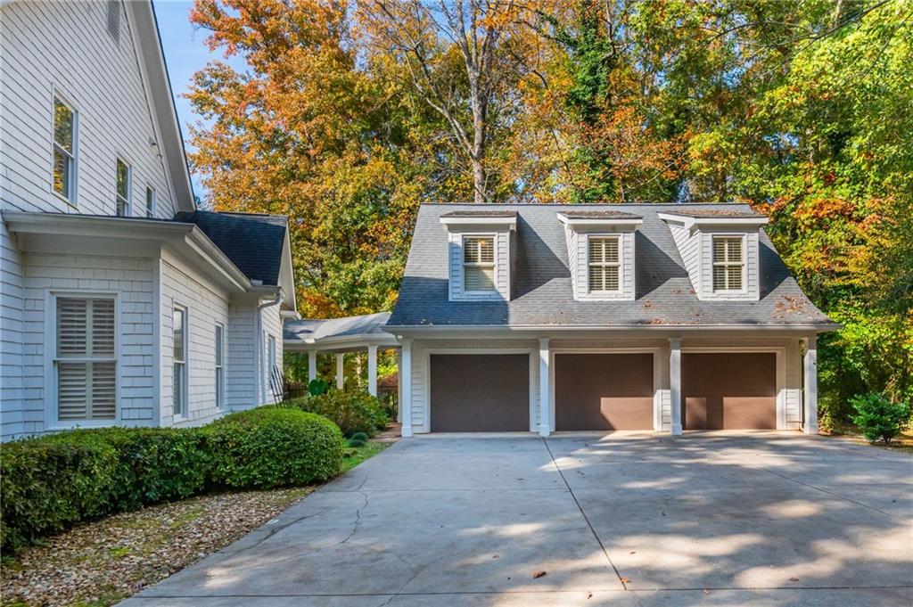 4150 Chimney Heights NE