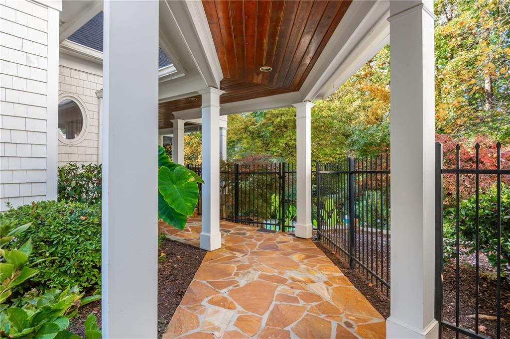 4150 Chimney Heights NE