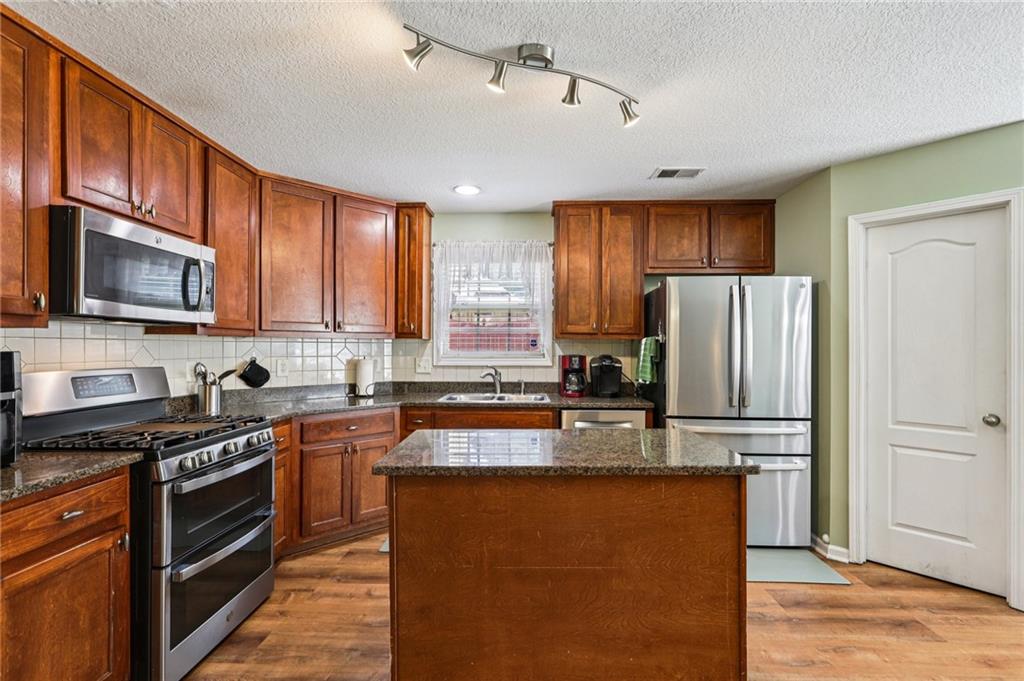 2802 Village Park Drive E