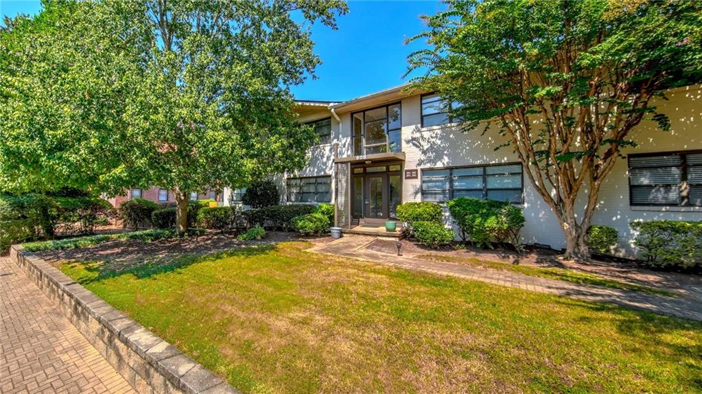 808 Greenwood Avenue NE 101