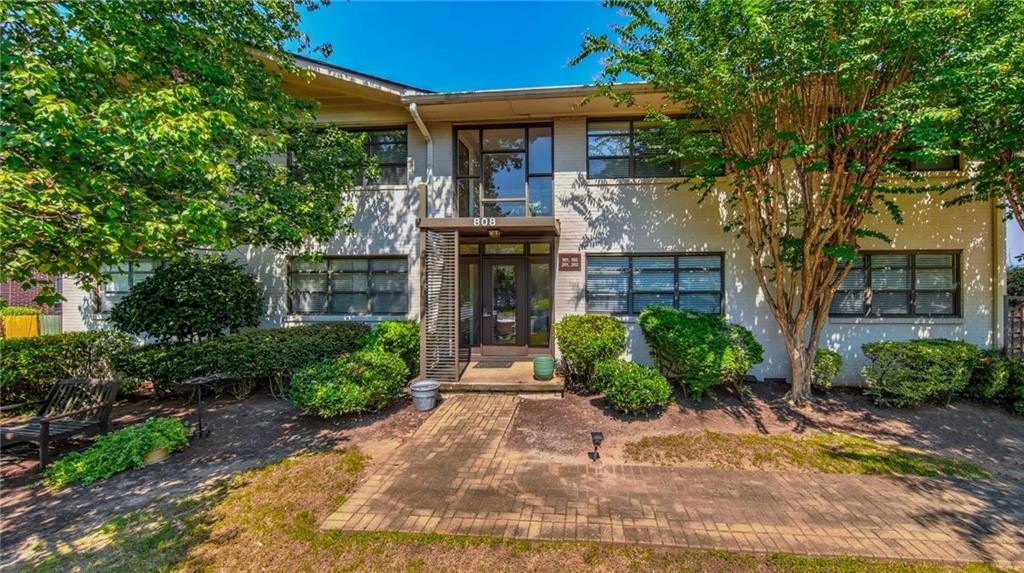 808 Greenwood Avenue NE 101