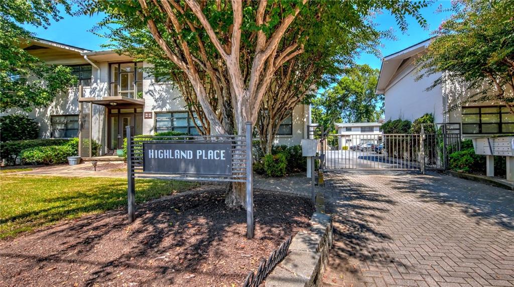 808 Greenwood Avenue NE 101