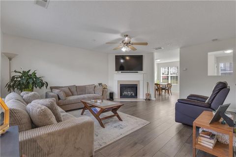 Townhouse For Sale - 127 Chastain Circle<br/> Newnan, GA 30263