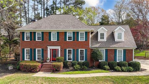 Homes For Sale - 730 Edgewater Place<br/> Kennesaw, GA 30144