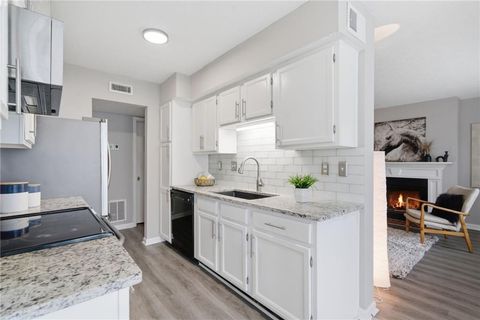 Condo For Sale - 101 Glenleaf Drive<br/> Peachtree Corners, GA 30092